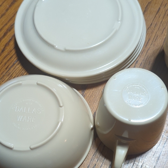 Cream Dallas Ware - Picture 3 of 4